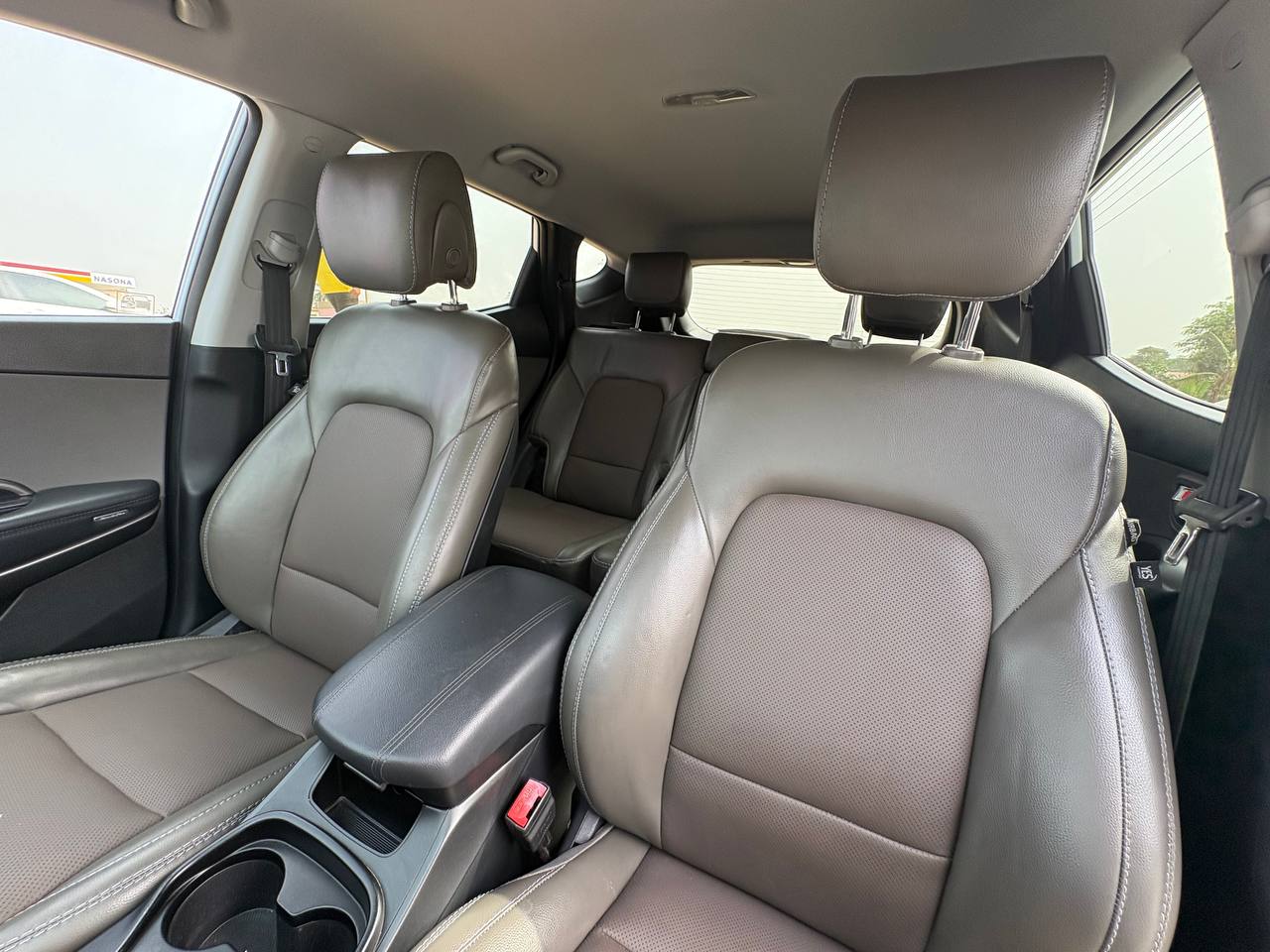 2018 Hyundai santafe - Image 2