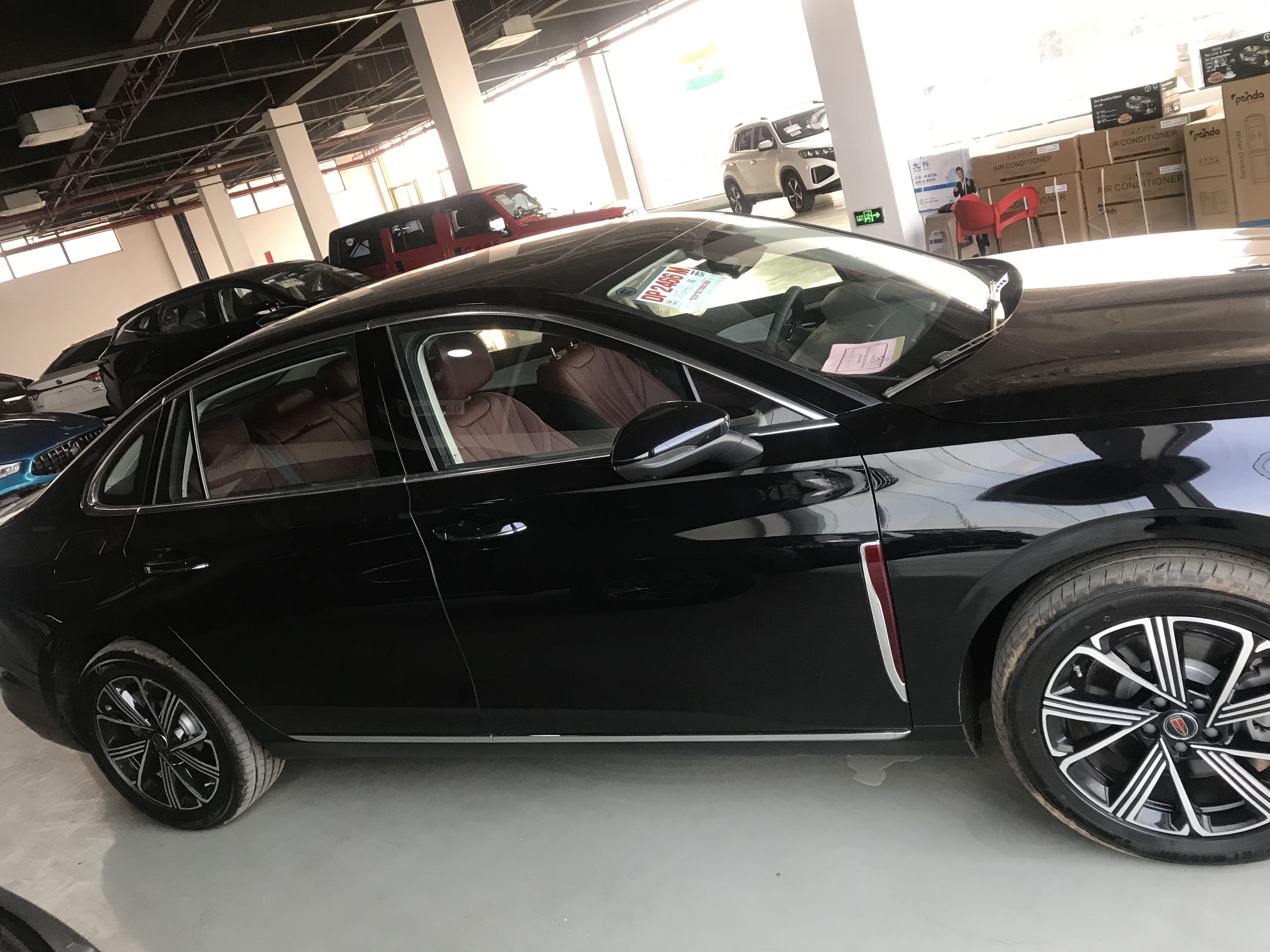 Hongqi H5 PHEV (2025) - Image 2